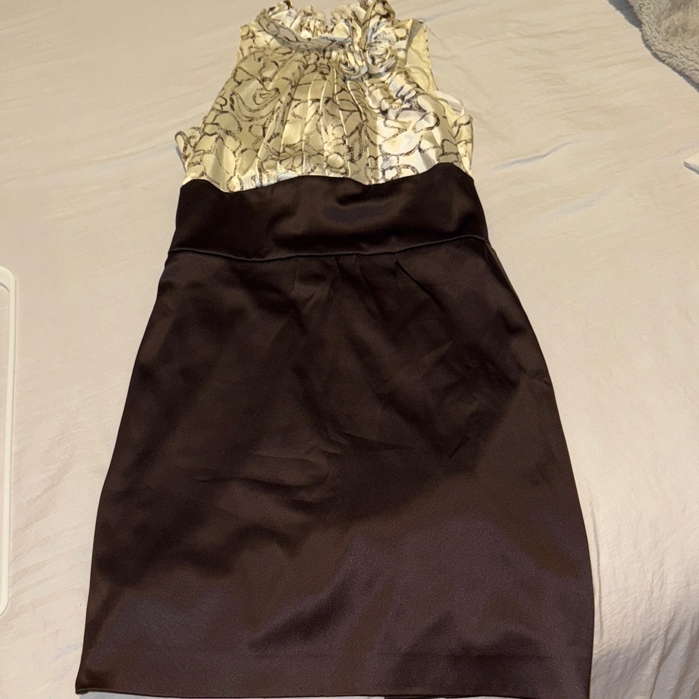 Elegant Sleeveless Dress with Floral Top